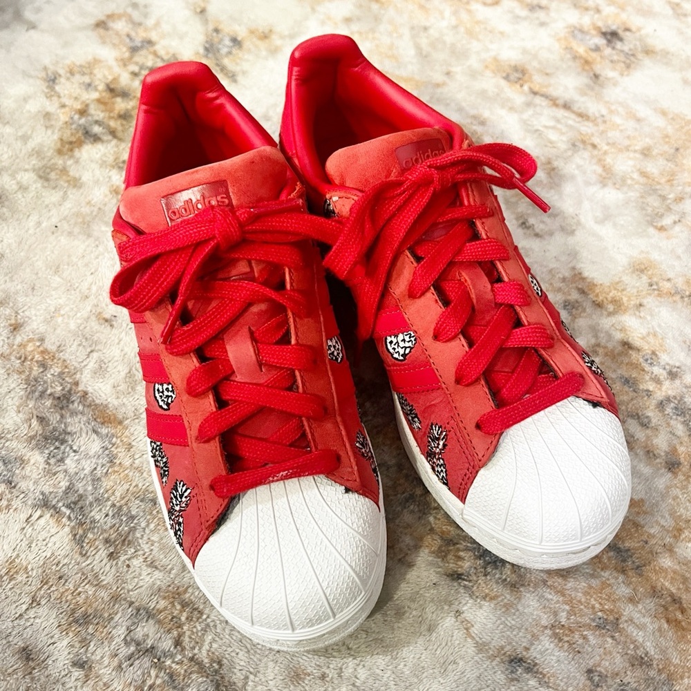 Farm Rio x Adidas Red Superstar Pineapple 6.5 - Picture 5 of 9